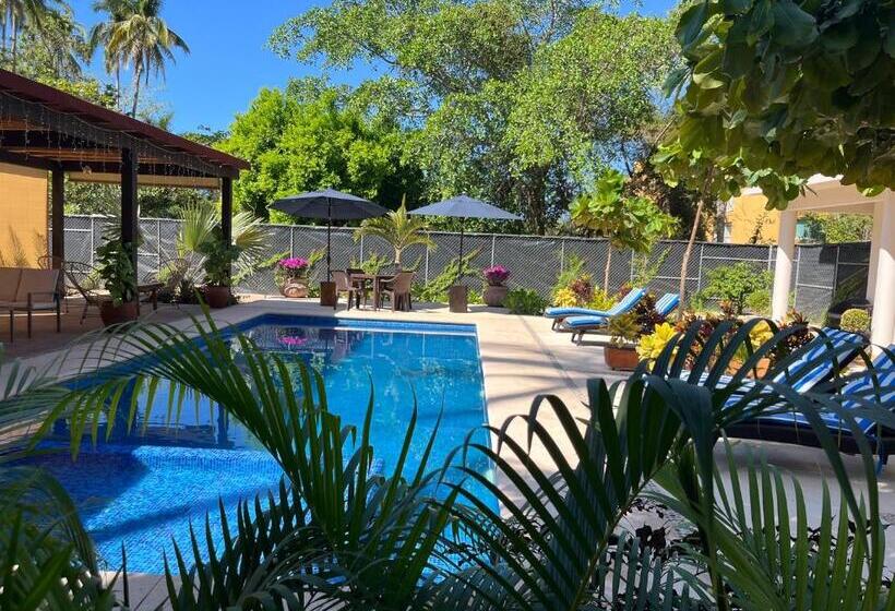 Natura Hotel & Villas