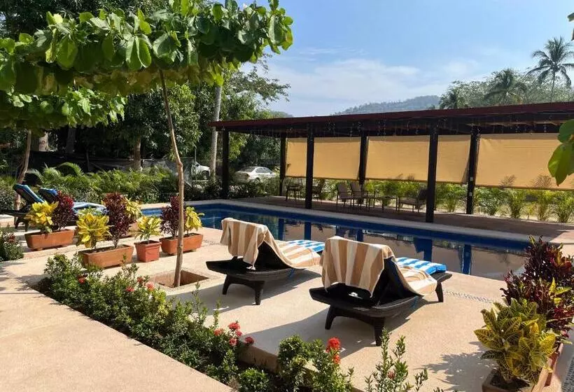Natura Hotel & Villas