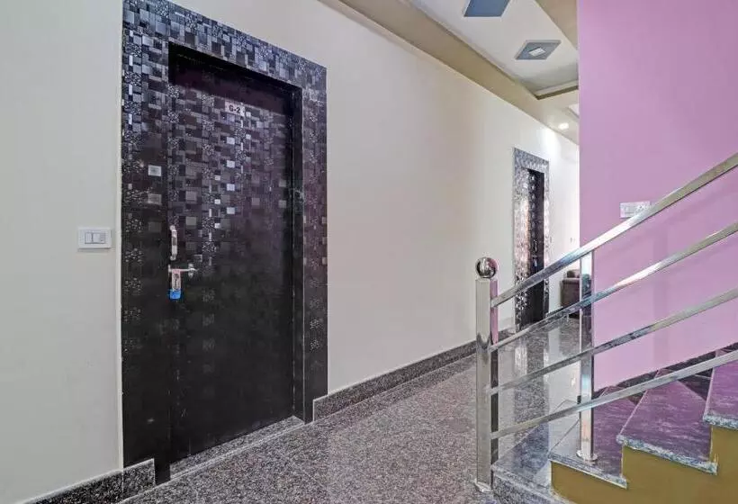 Oyo Flagship 81375 Hotel Kashi
