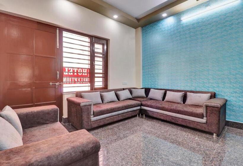 Oyo Flagship 81375 Hotel Kashi