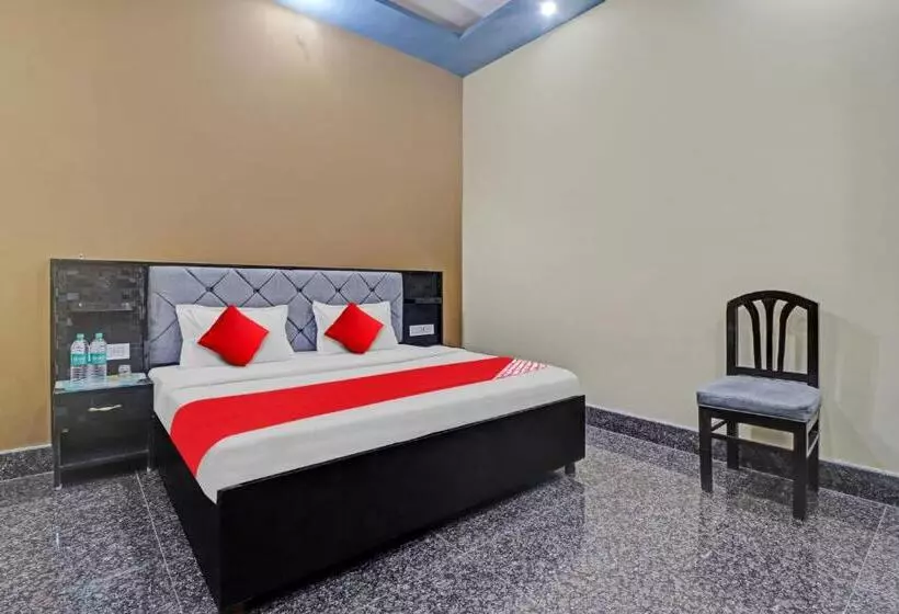 Oyo Flagship 81375 Hotel Kashi
