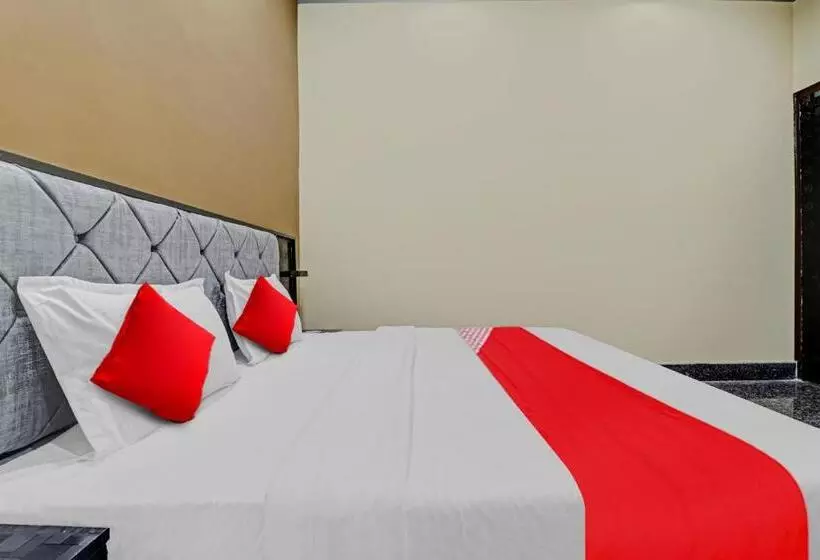Oyo Flagship 81375 Hotel Kashi