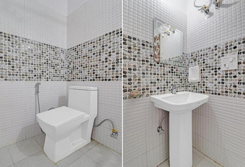 Oyo Flagship 81375 Hotel Kashi