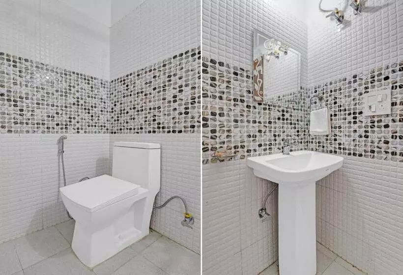 Oyo Flagship 81375 Hotel Kashi