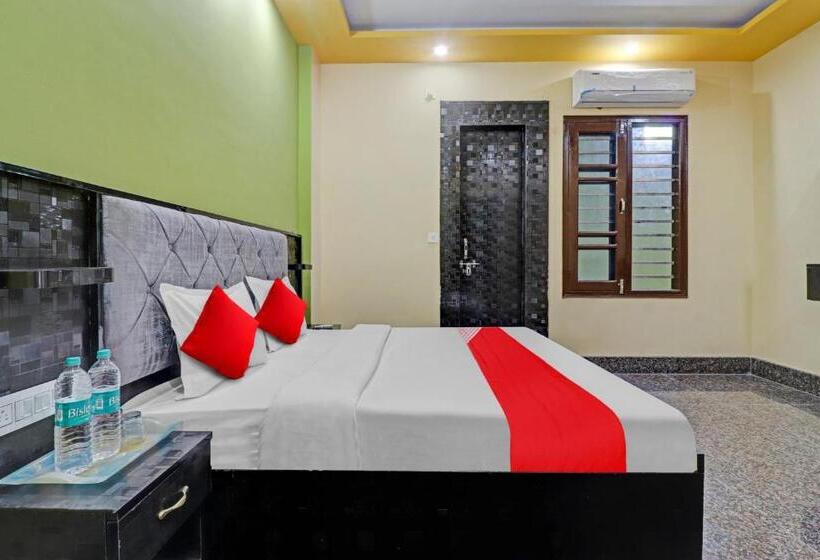 Oyo Flagship 81375 Hotel Kashi