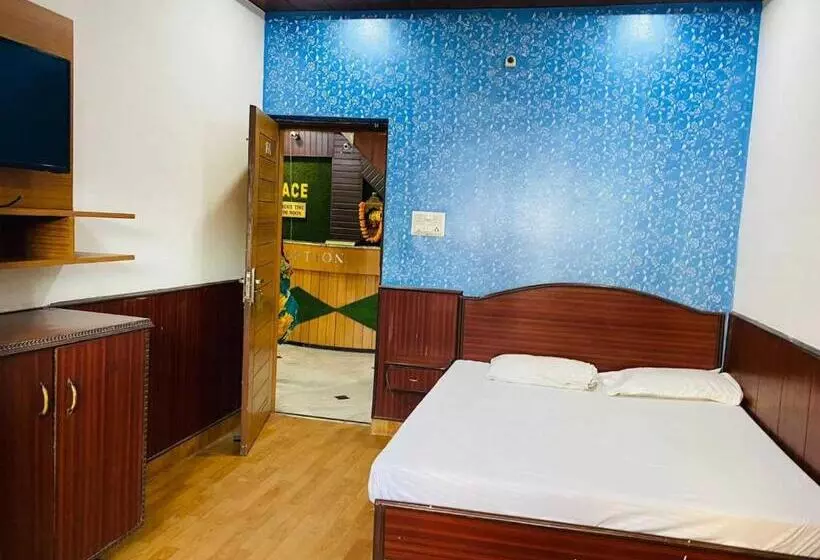 Oyo Hotel Abhinadan
