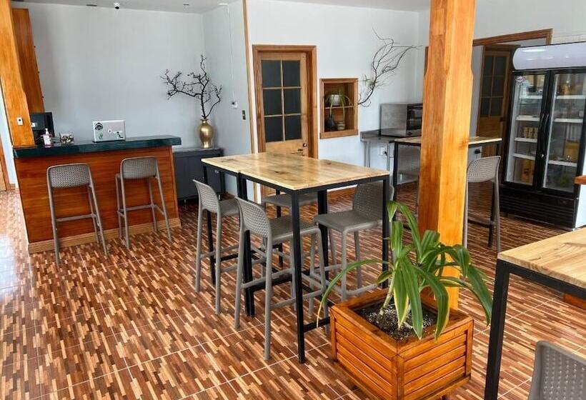 پانسیون Hostal Rufus