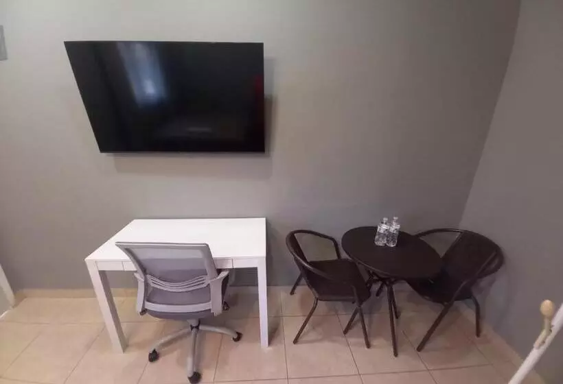 پانسیون Palmerola Inn