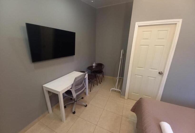 پانسیون Palmerola Inn