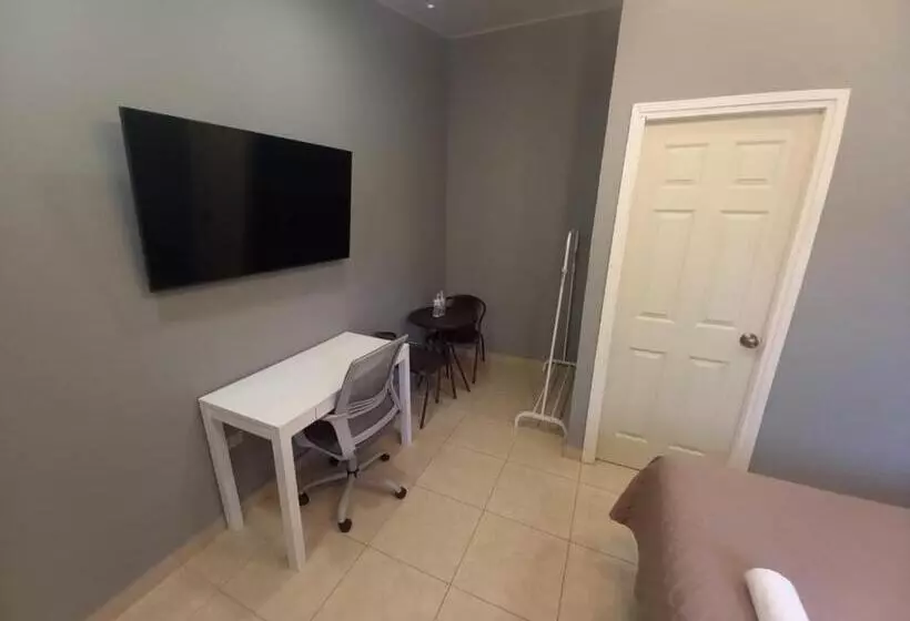 پانسیون Palmerola Inn