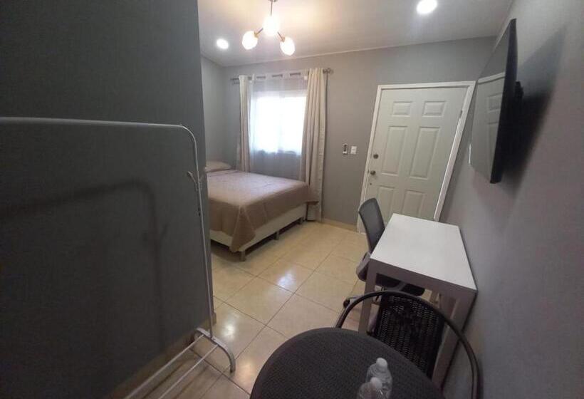 پانسیون Palmerola Inn