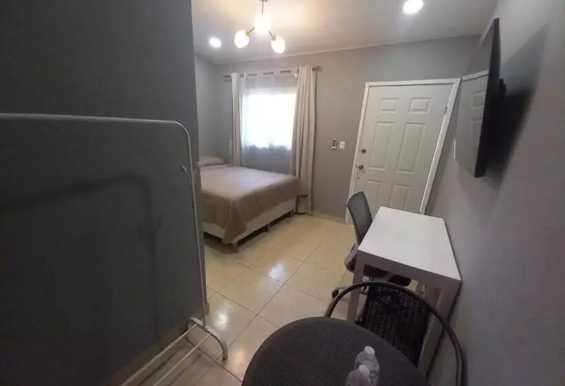 پانسیون Palmerola Inn