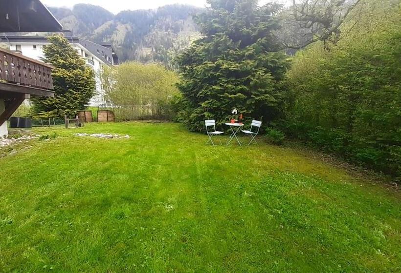 膳宿费 Tellahouse