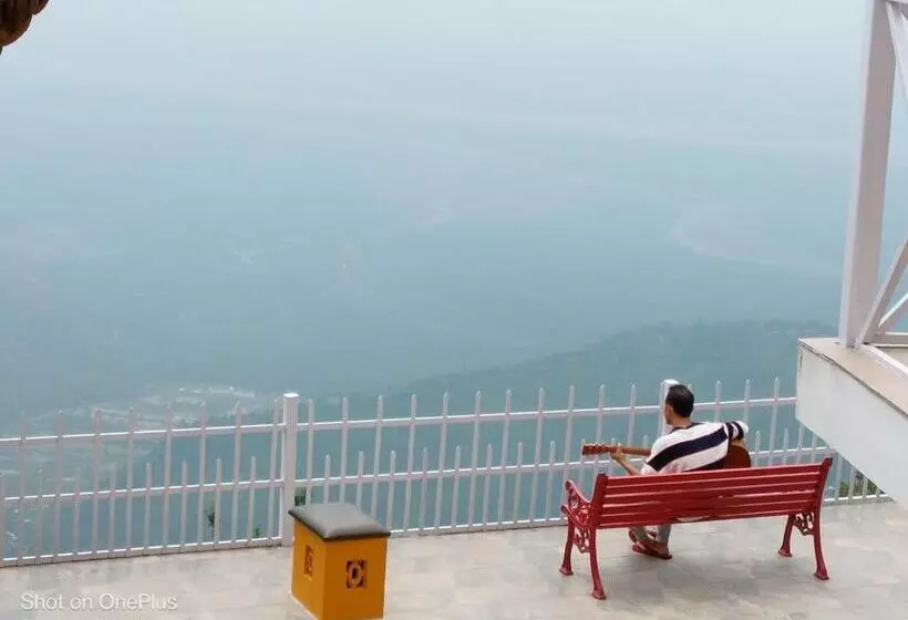 リゾートホテル La Das Treetops