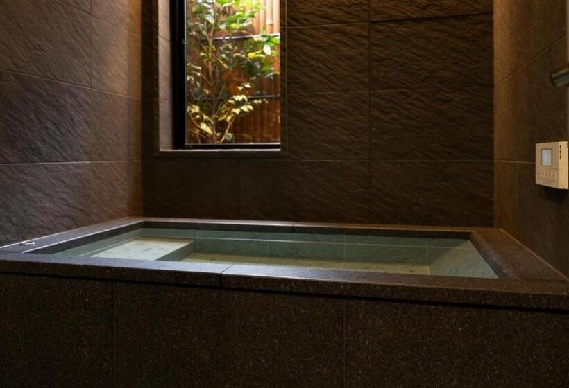 Ryokan 一日一組の隠れ宿　てらかわ