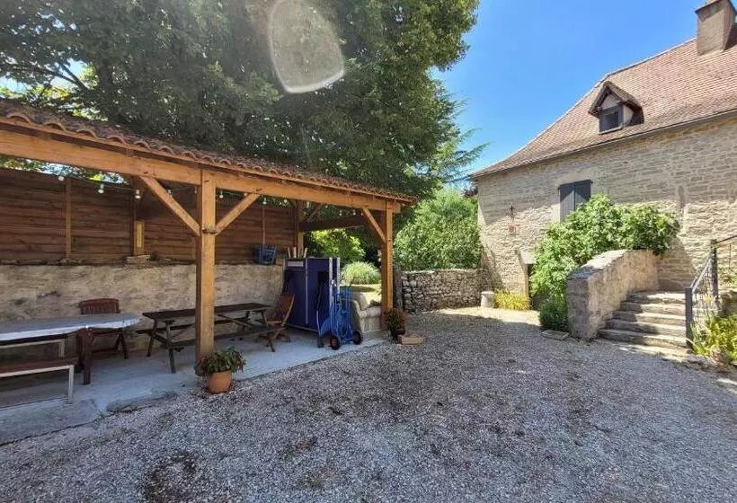 Retkeilymaja La Grange Saint Jacques