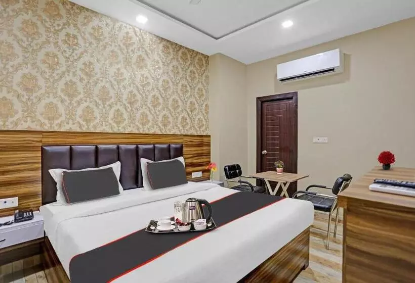 Collection O Hotel Citi Star