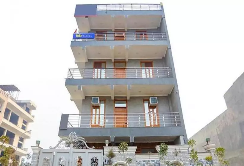 Fabhotel Signature Inn I