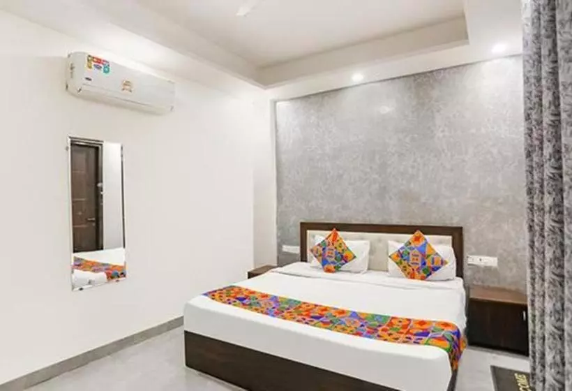 Fabhotel Signature Inn I