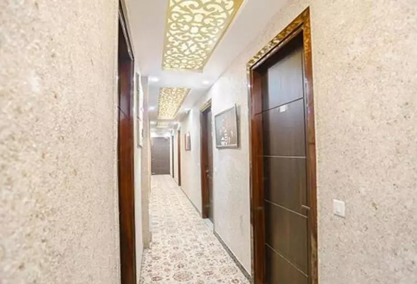 Fabhotel Signature Inn I