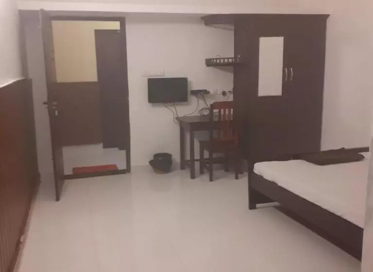 Capsule Hotel Tabish Inn