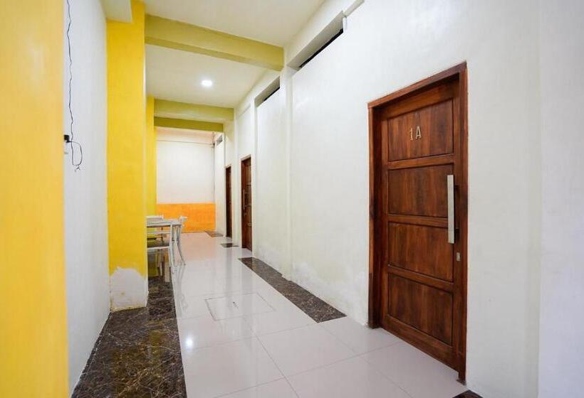 ホテル Fa Homestay Syariah At Babat Lamongan Mitra Reddoorz