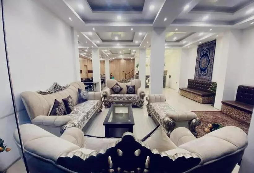 هتل Gulshan Palace