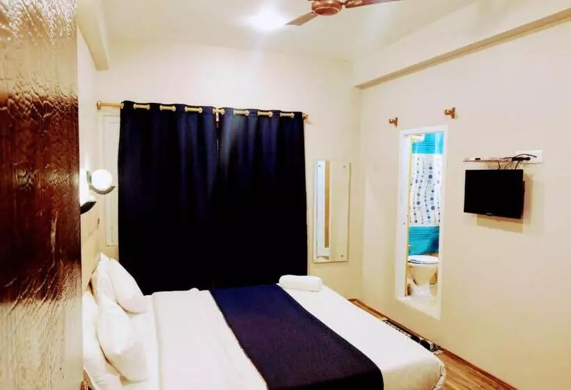 هتل Gulshan Palace