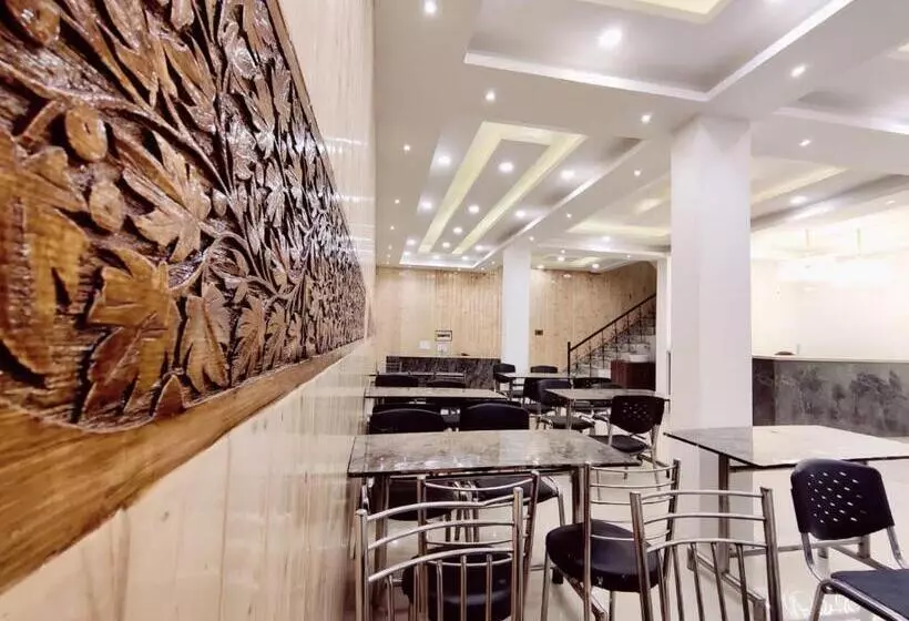 هتل Gulshan Palace