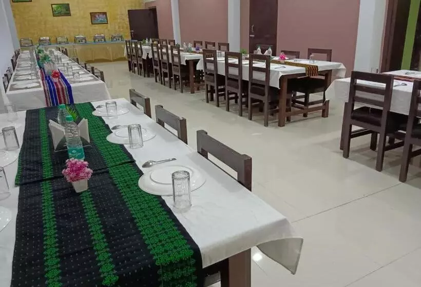 ホテル Kohua Bon   Kaziranga