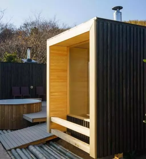 Hotelli 離島 宿navelの学校 三原港から船で14分