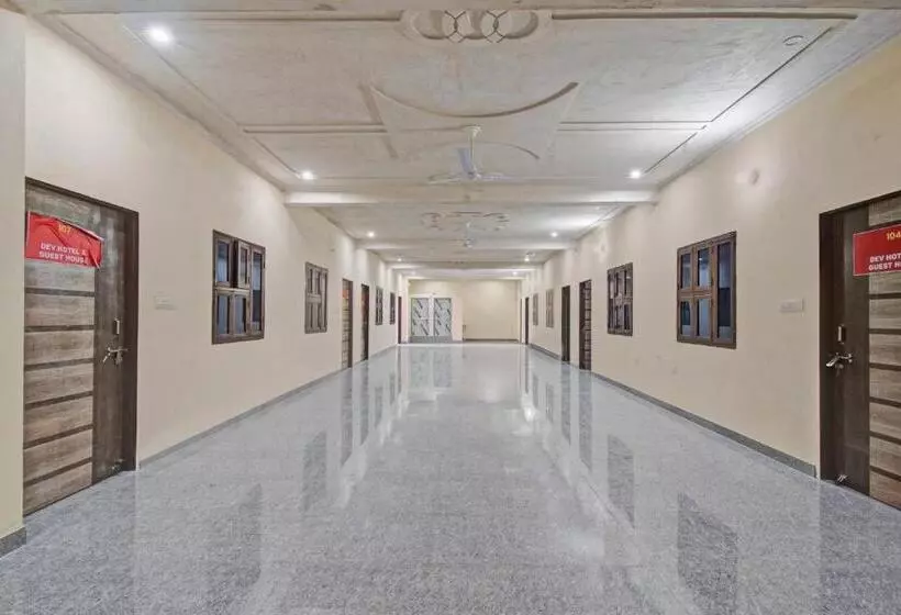 Hotelli Oyo Flagship 81025 Shri Dev