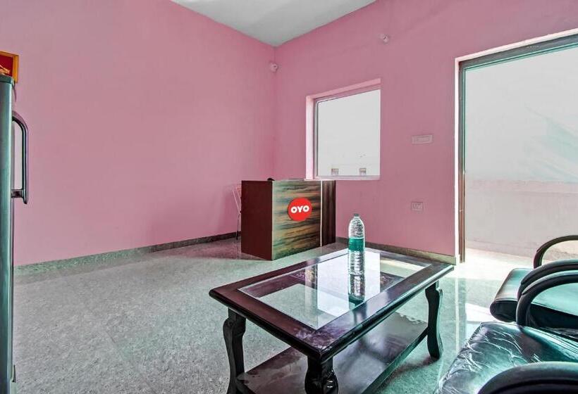 Hotel Oyo Flagship 81025 Shri Dev