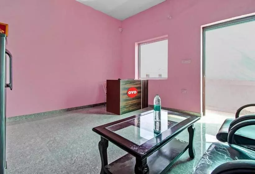 Hotelli Oyo Flagship 81025 Shri Dev
