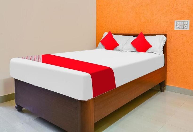 호텔 Oyo Flagship Vishnu Lodge