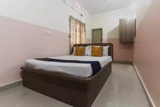Hotelli Spot On Sri Annapurneshwari Residency