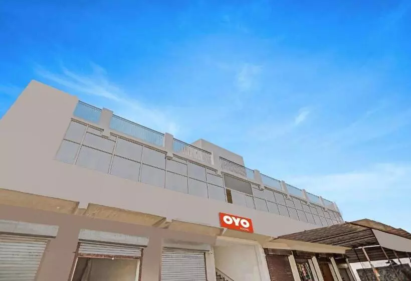 ホテル Super Oyo Flagship Green