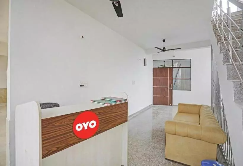 ホテル Super Oyo Flagship Green