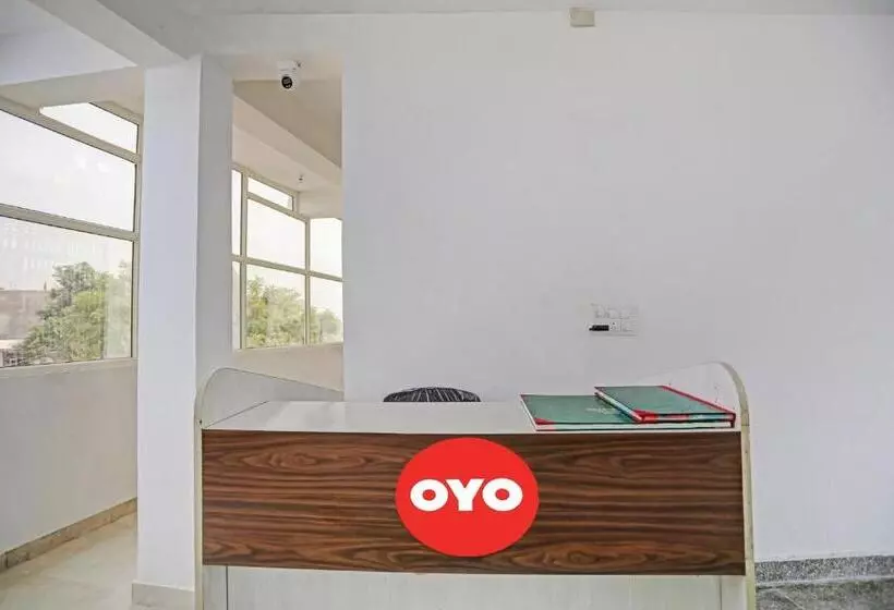 ホテル Super Oyo Flagship Green