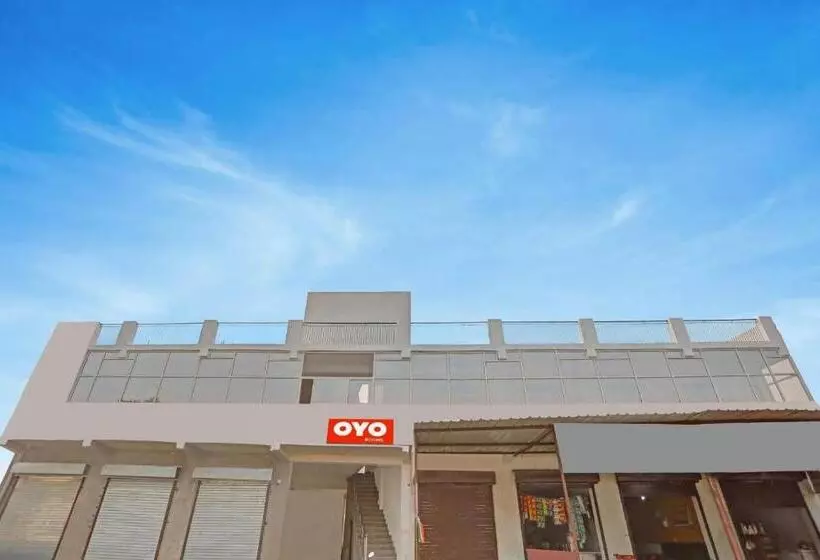 ホテル Super Oyo Flagship Green
