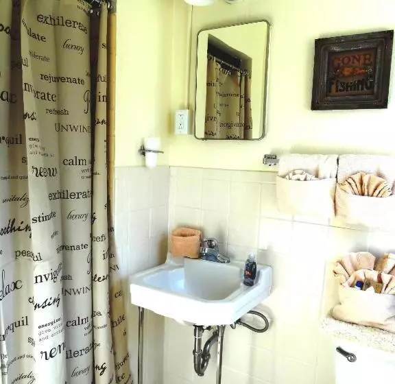 Ji1, King Guest Room At The Joplin Inn At Entrance To The Resort Hotel Room