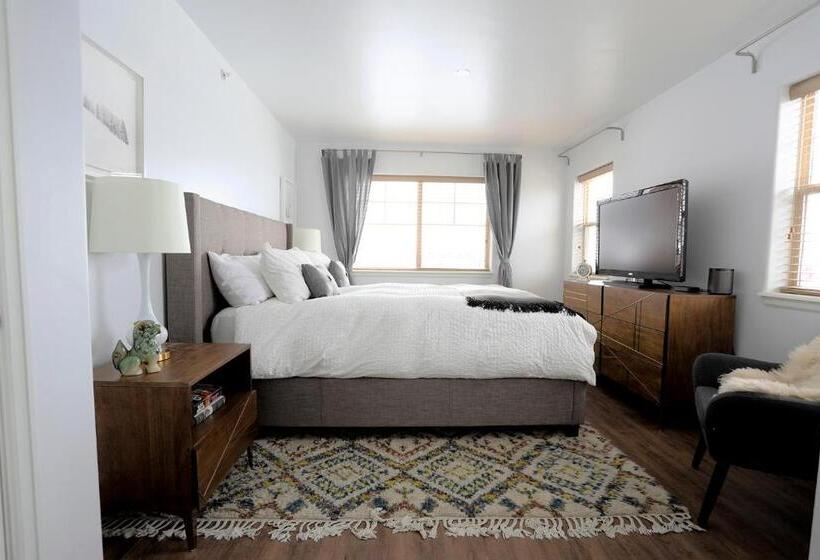 Modern Mountain Delight