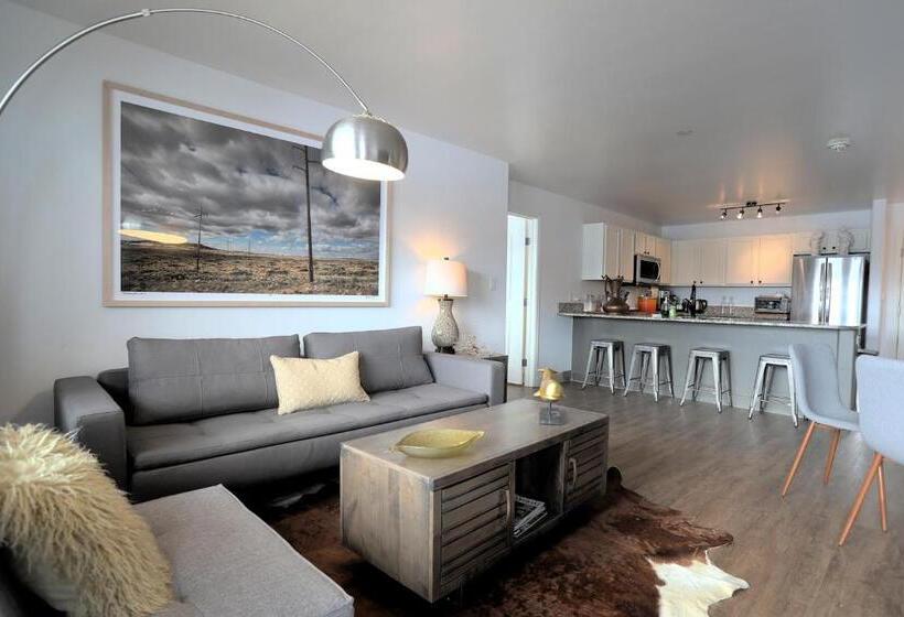 Modern Mountain Delight