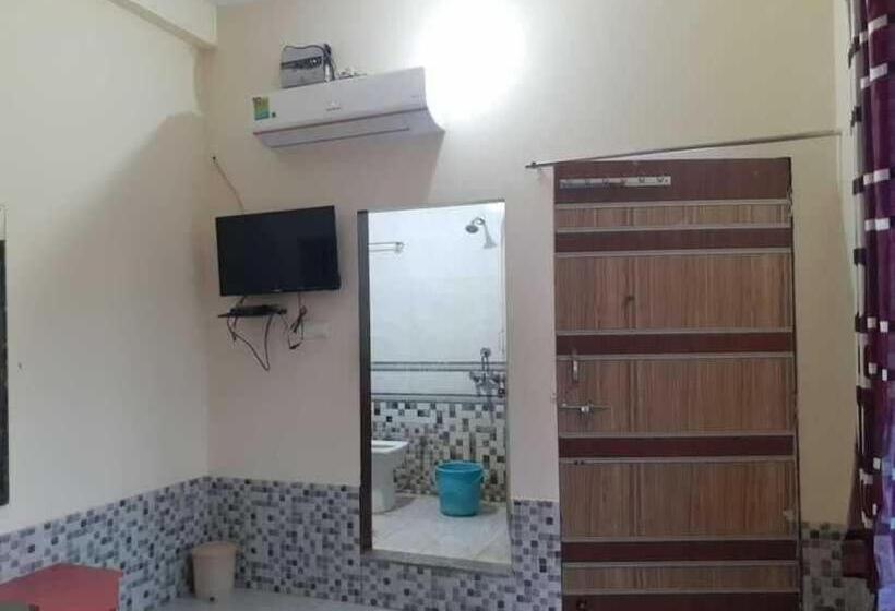 Oyo 81087 Hotel Relax Inn