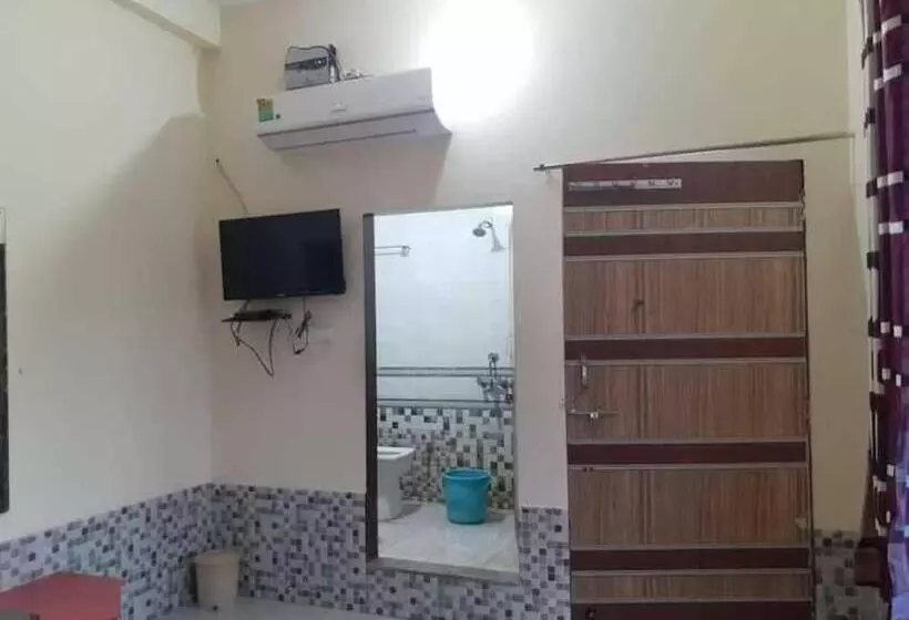 Oyo 81087 Hotel Relax Inn