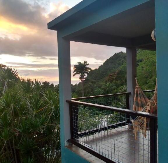 پانسیون Crescent Moon