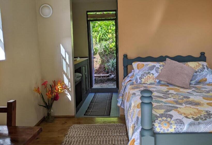 پانسیون Crescent Moon