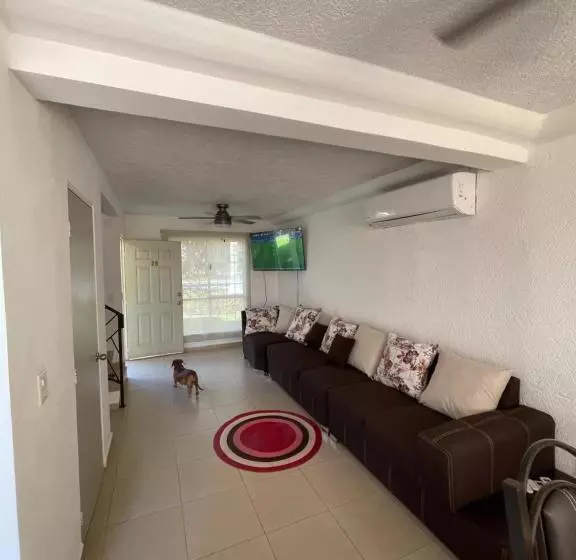 ペンション La Casa Del Colibrí