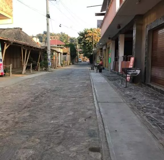ペンション Posada  Reataurante Frida Kahlo