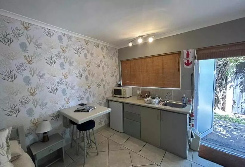 ペンション Room In Apartment   Cozy Crner, Home Away From Home, Near Pristine Beaches Num3